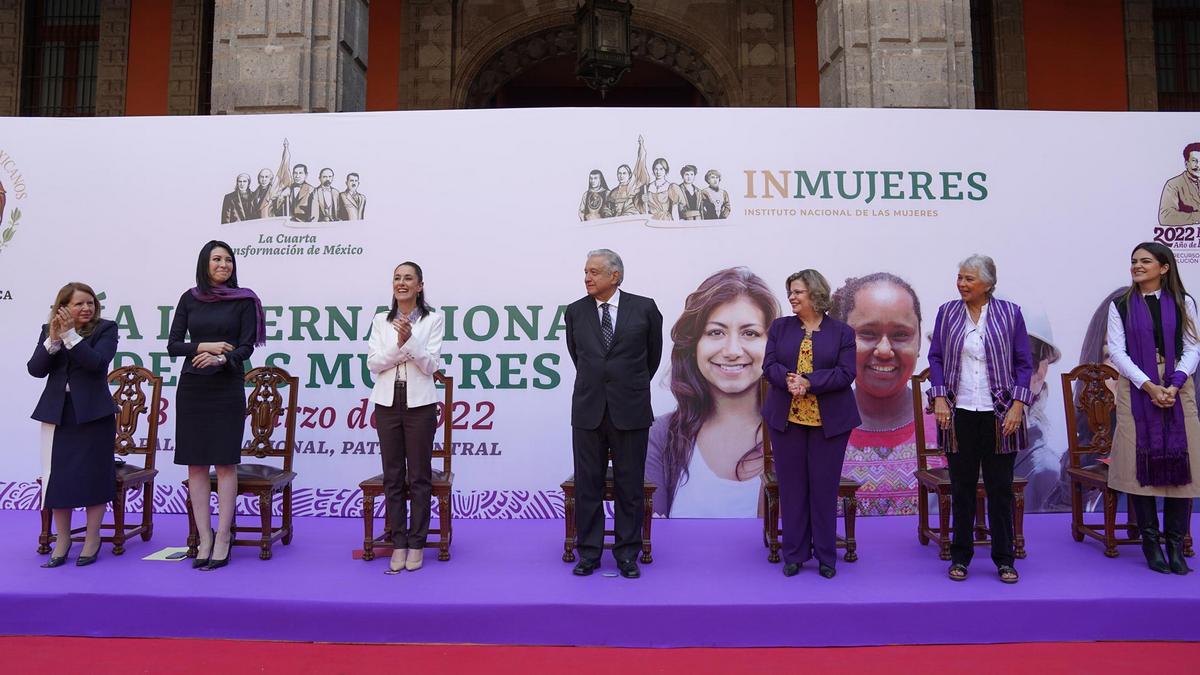 mujeres_amlo