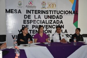 mesa-violencia-de-genero-5