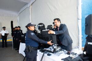 Equipo-y-reconocimientos-seguridad-publica-12